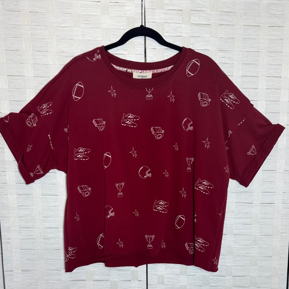 Umgee Crimson French Terry Raw Hem Cuff Sleeve Gameday Oversized Top Size Large